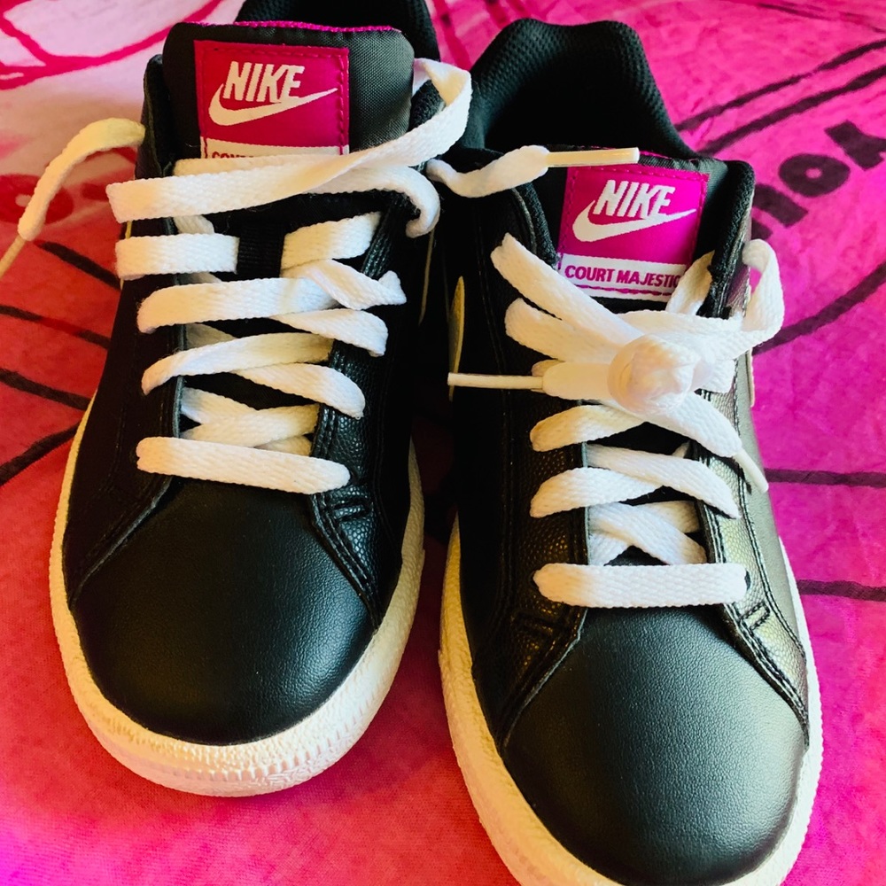 Nike Court Majestic Running Trainers Women's
